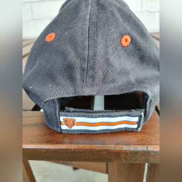 NFL Team Apparel Chicago Bears Adjustable Cap - Picture 4 of 5